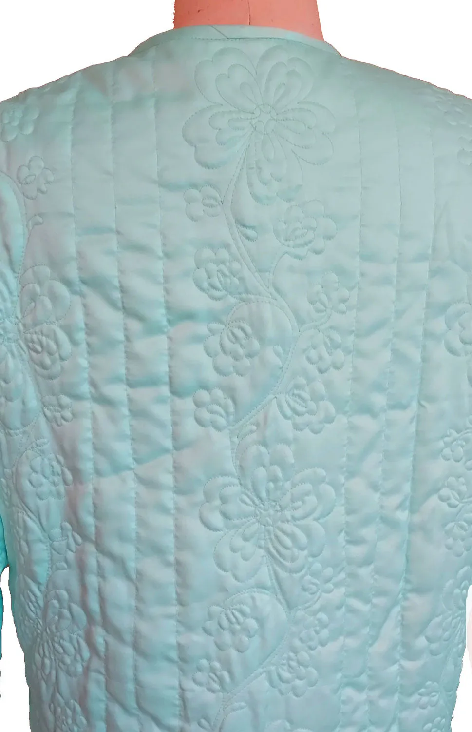 * GLAMOROUS 1960s VINTAGE CYMBAE SCALLOPED SATIN QUILTED ROBE WITH BOW TIE IN GLACIER BLUE FROM HONG KONG