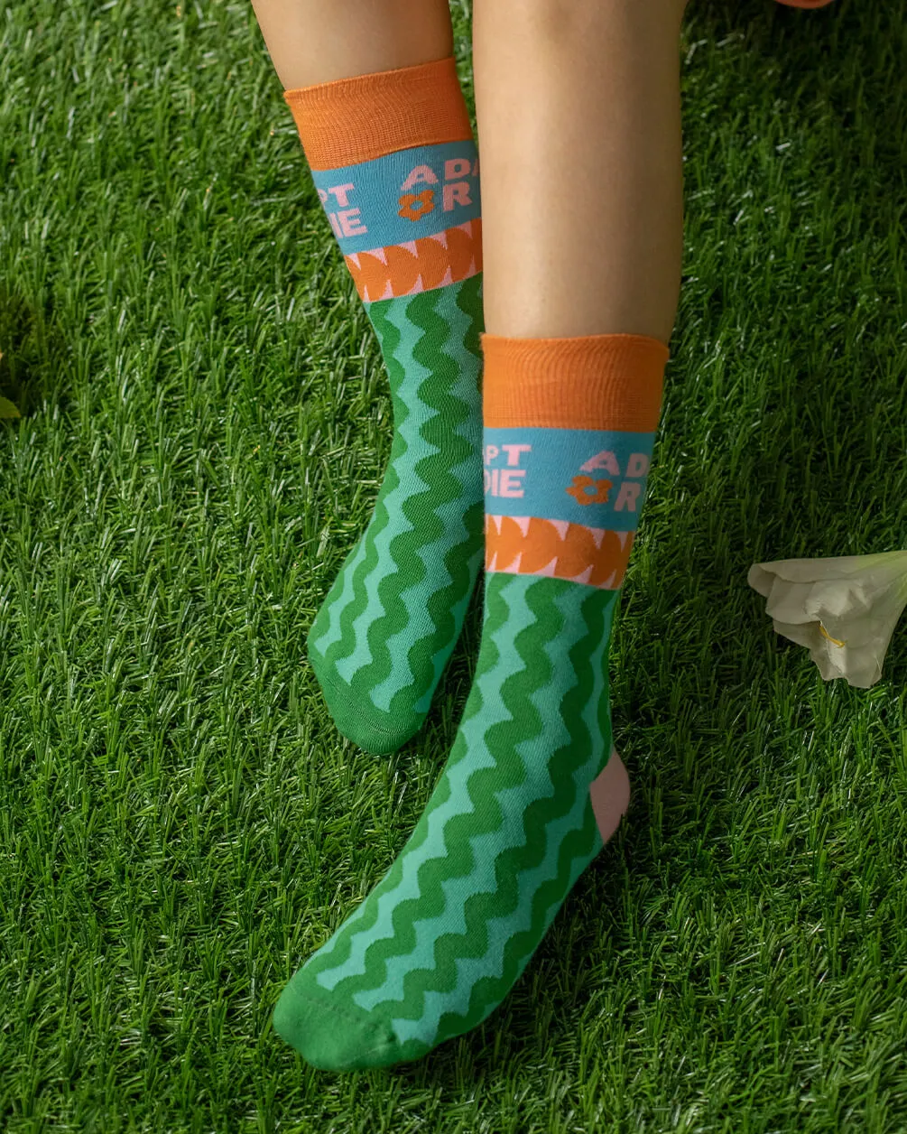 Adapt Or D I E Neck Socks