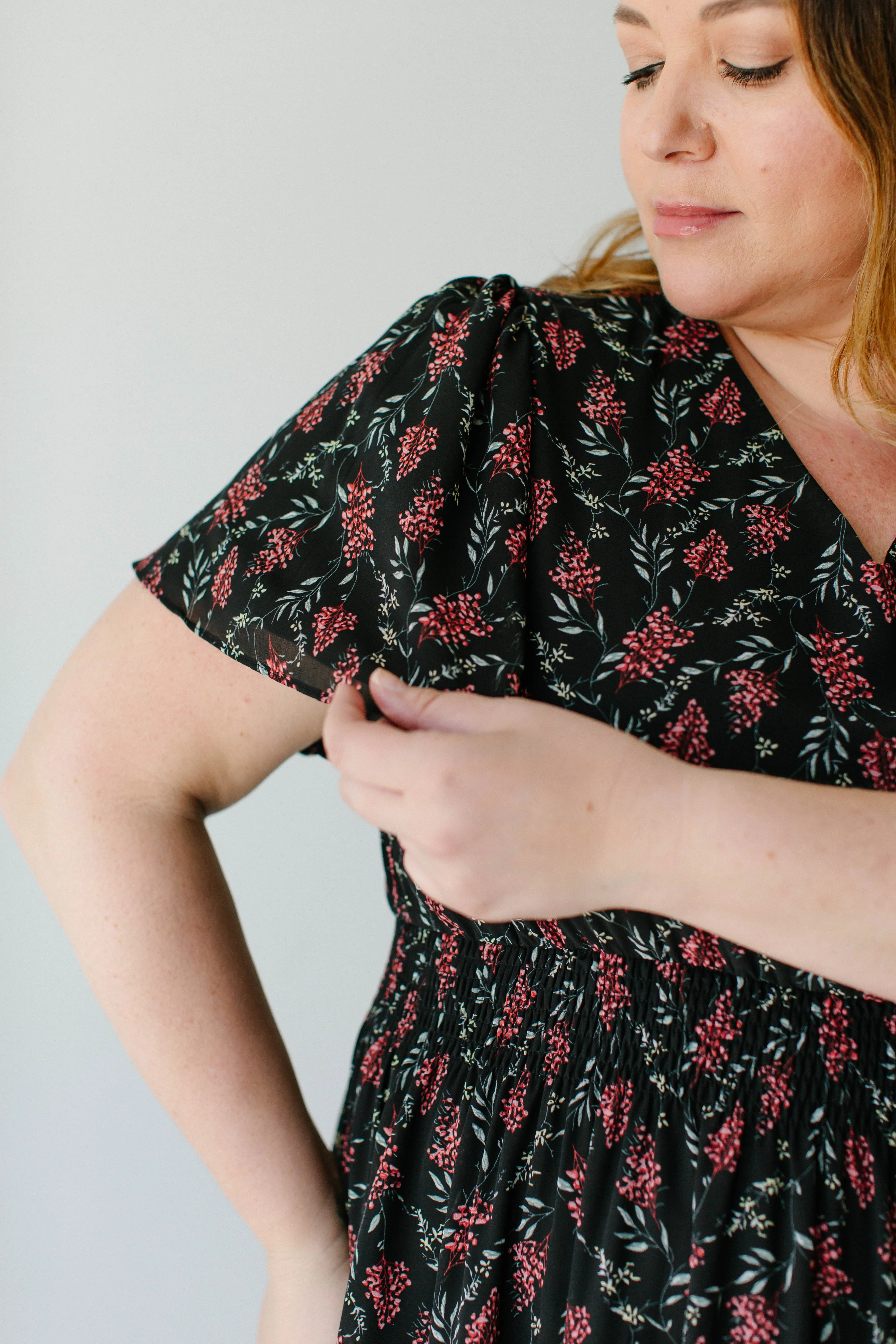 'Elizabeth' Botanical Print Tiered Maxi Dress in Black