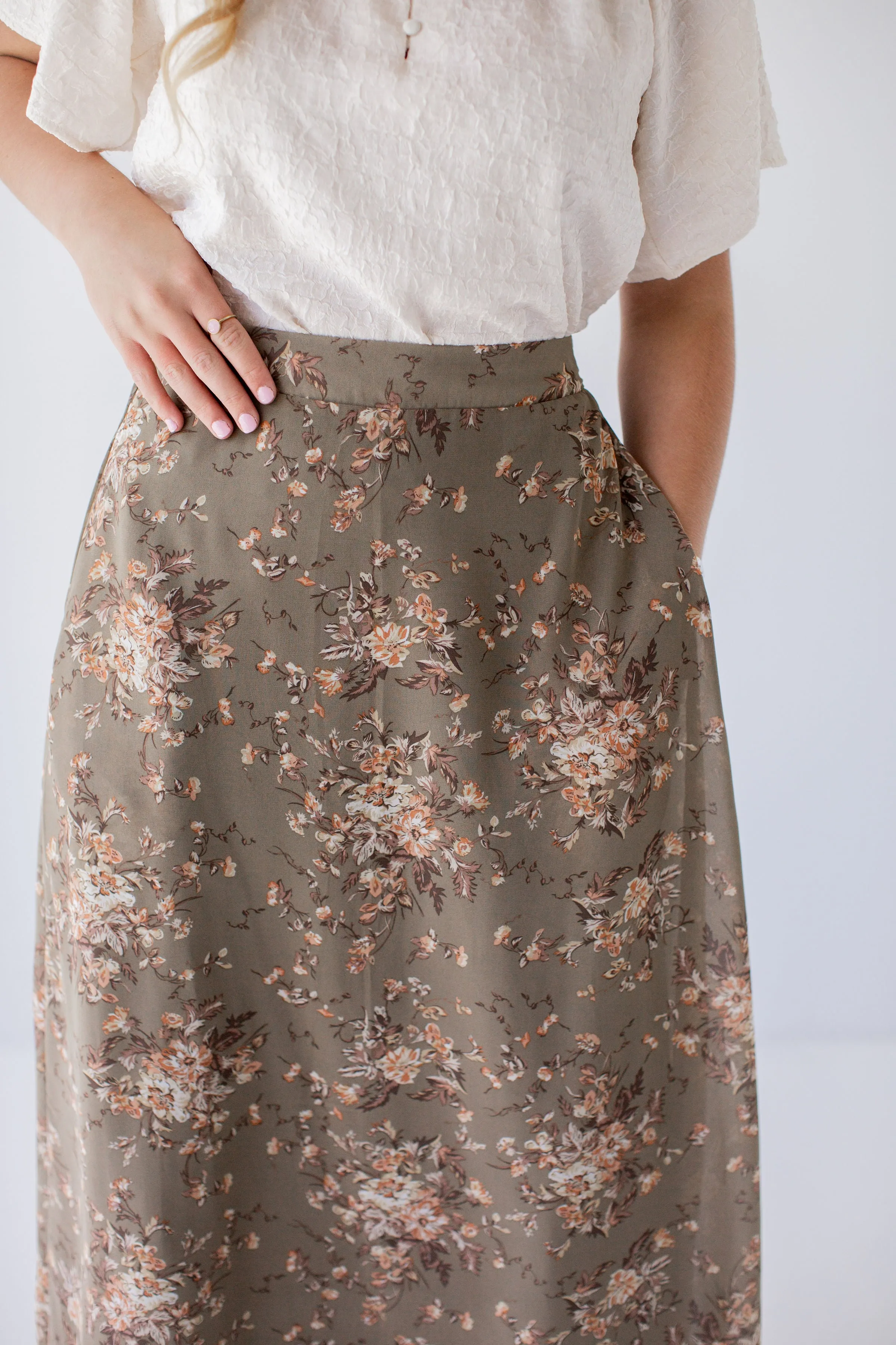 'Evangeline' Floral Print Midi Skirt in Moss