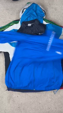 #VV143 Wind Brakers Mix Brand 20 PCs