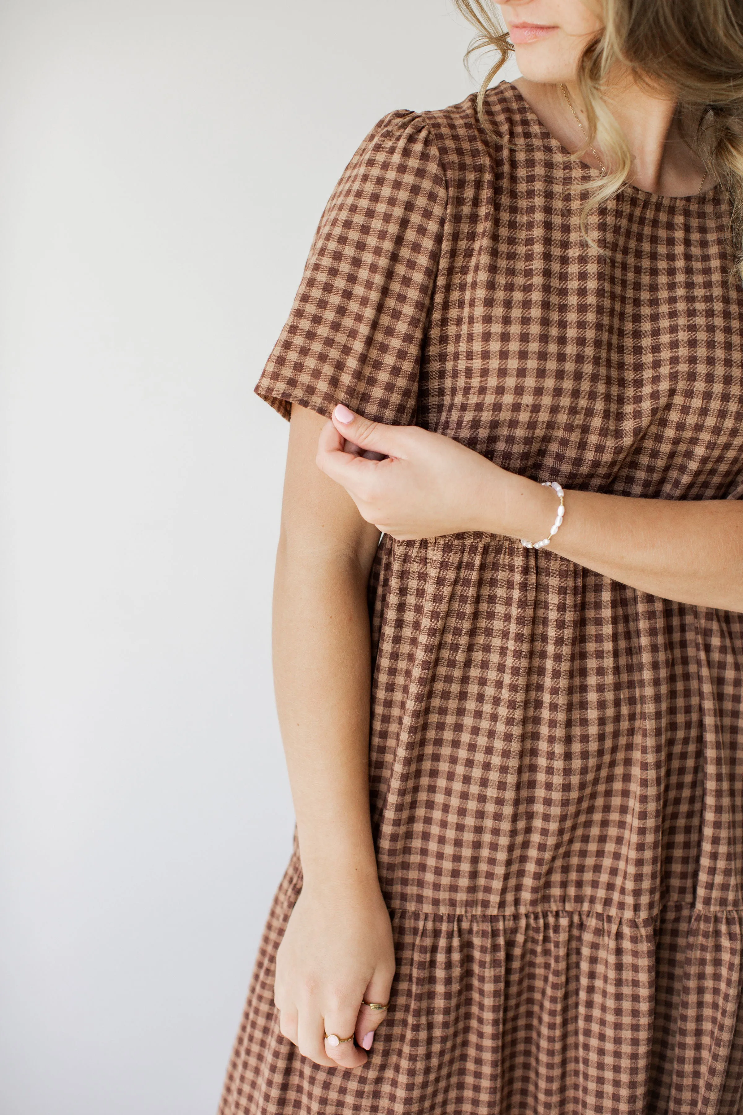 'Wilder' Gingham Tiered Cotton Dress in Dusty Brown
